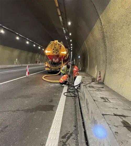 海州隧道排水渠清淤